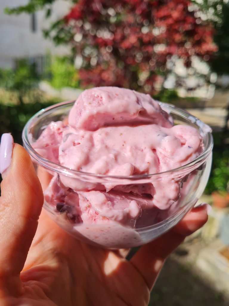 Read more about the article Frozen yoghurt φράουλα (gluten free)
